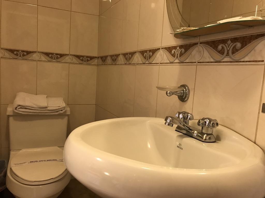 Hotel Inca Imperial Quito Esterno foto