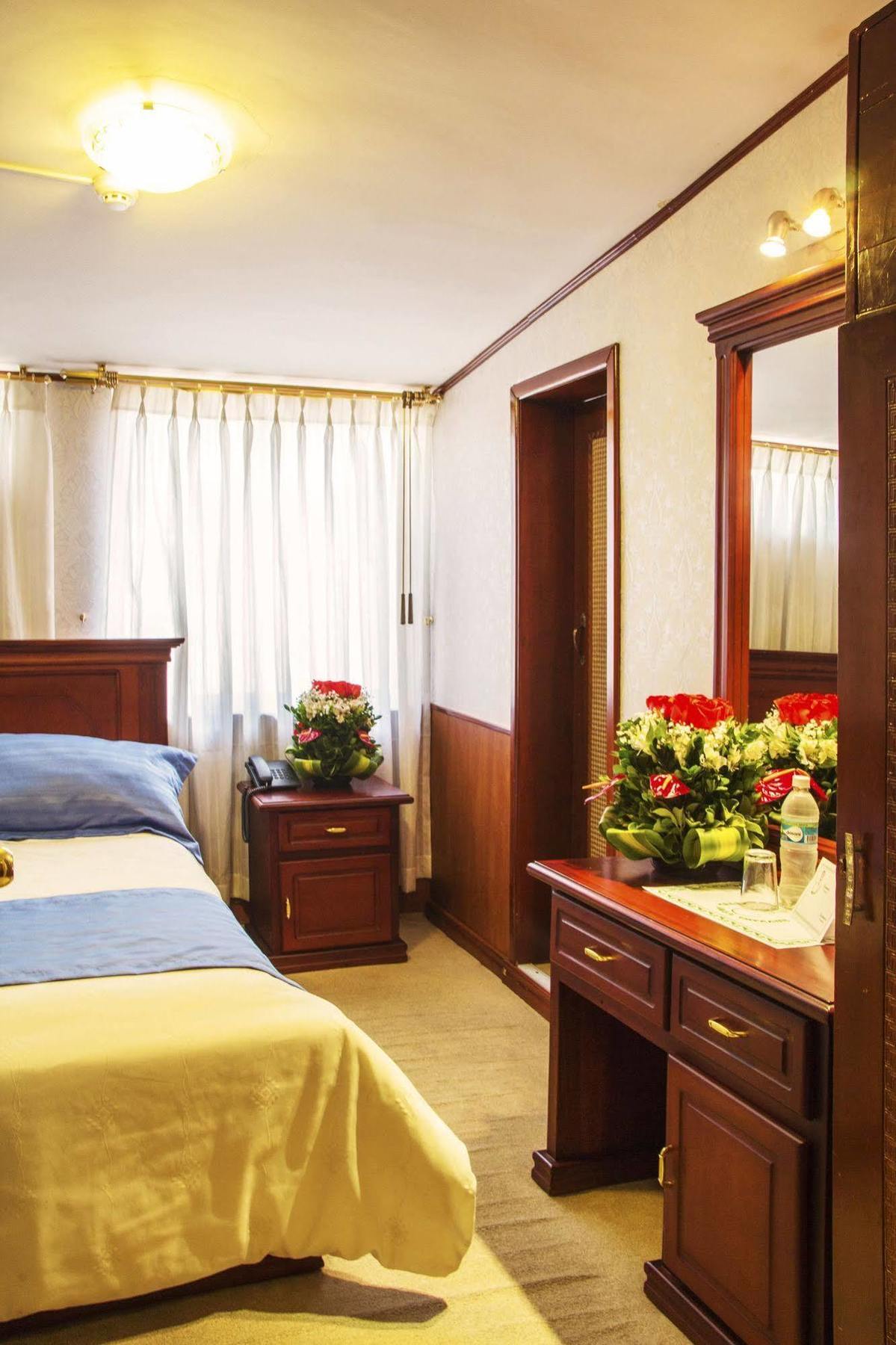 Hotel Inca Imperial Quito Esterno foto