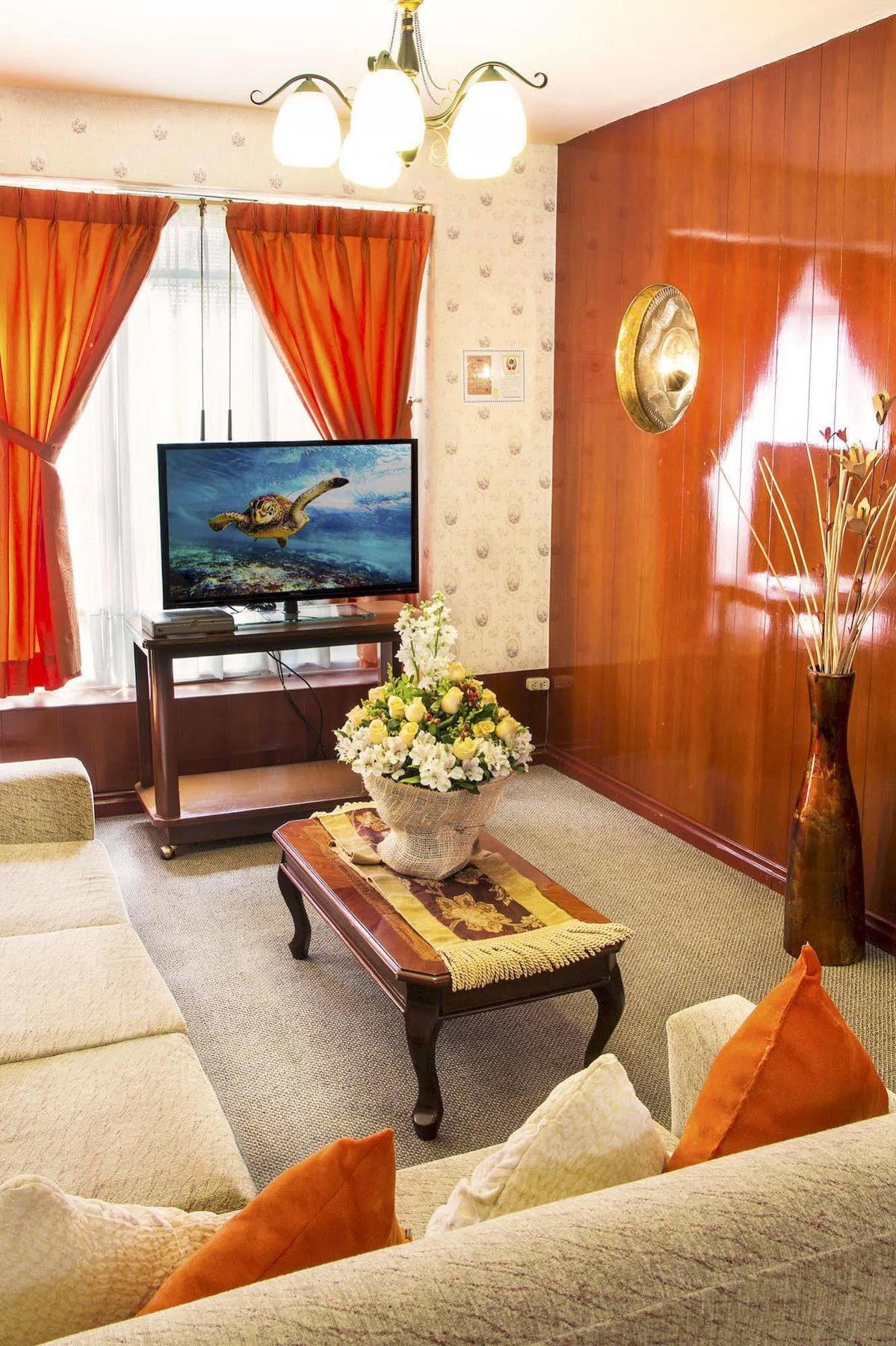Hotel Inca Imperial Quito Esterno foto